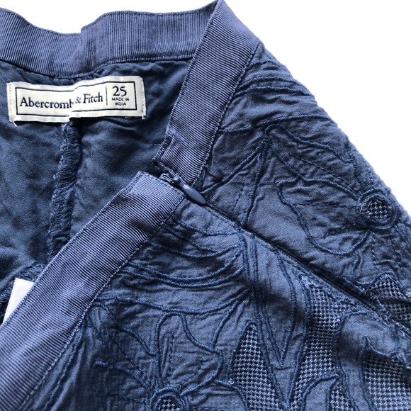 Abercrombie & Fitch navy floral shorts - Picture 3 of 4